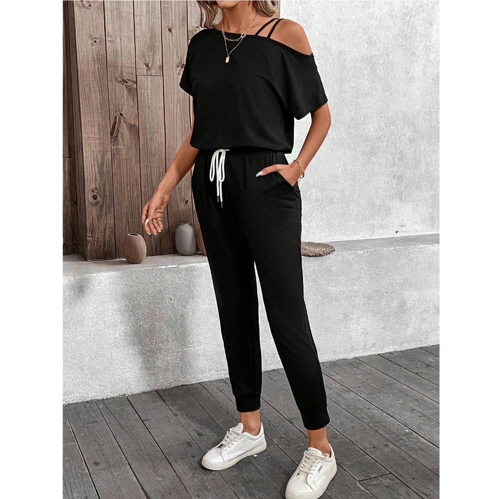 Contrast Tie Short Sleeve Black Jumpsuit Asymmetrical Off One Shoulder - Picture 6 of 14